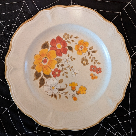 Vintage Other - Vintage Plates ❤️